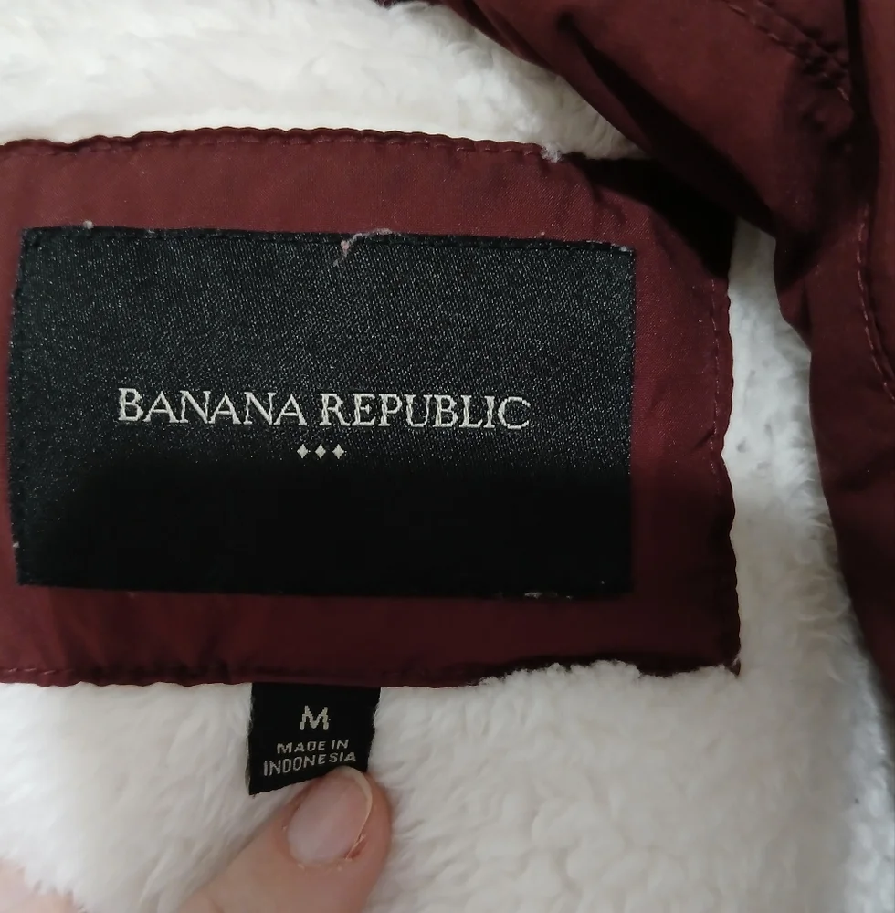 🔥SALE🔥Banana Republic Maroon‎ Puffy Hooded Vest